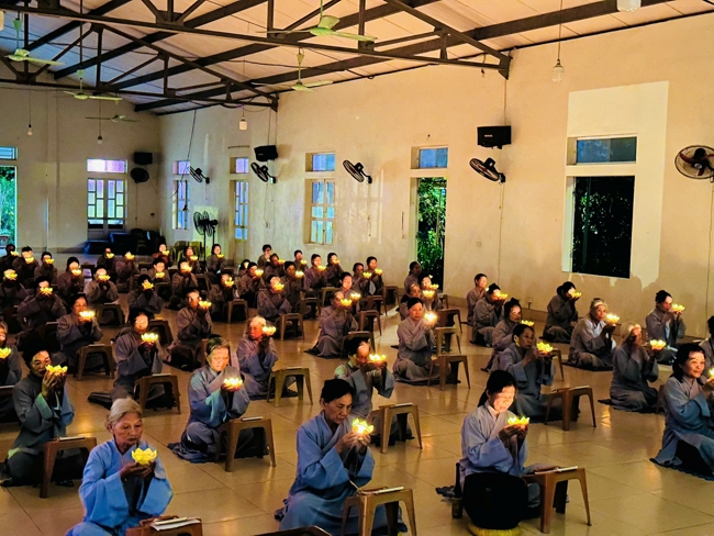 CHÙA ĐỐNG CAO - THANH HÓA: LỄ DÂNG HOA ĐĂNG VÀ THỈNH CHUÔNG U MINH HƯỚNG VỀ NGUỒN CỘI NHÂN NGÀY TIẾT THANH MINH 2026.