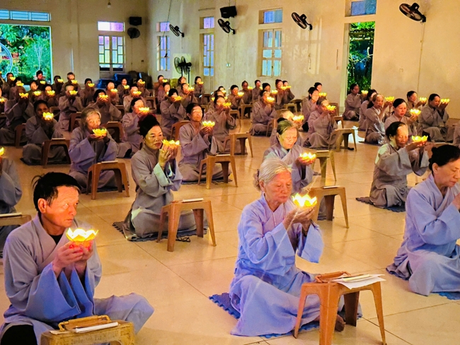 CHÙA ĐỐNG CAO - THANH HÓA: LỄ DÂNG HOA ĐĂNG VÀ THỈNH CHUÔNG U MINH HƯỚNG VỀ NGUỒN CỘI NHÂN NGÀY TIẾT THANH MINH 2026.