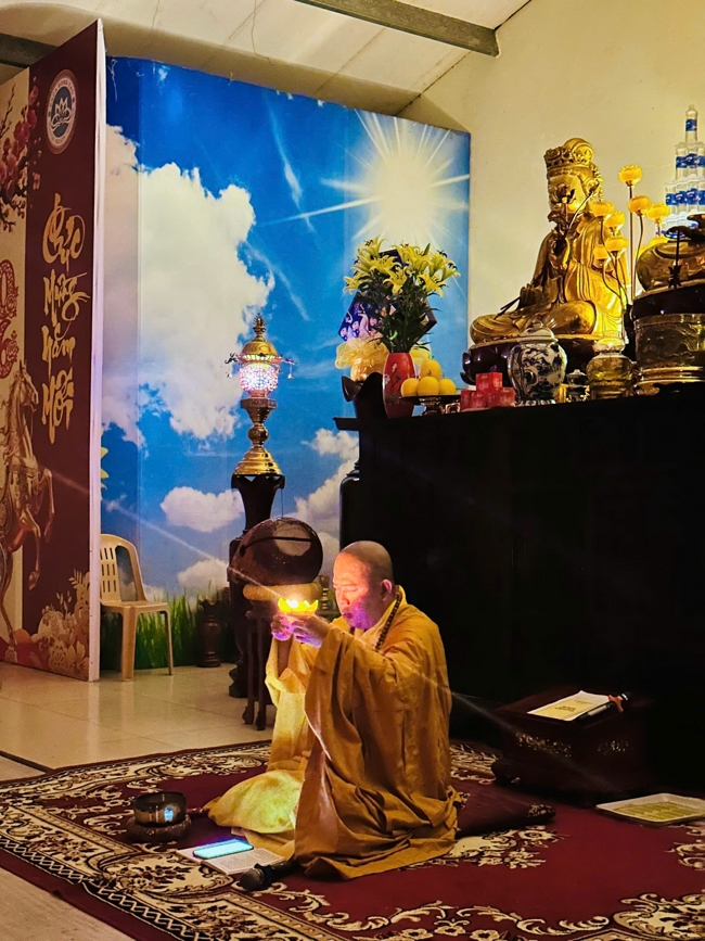 CHÙA ĐỐNG CAO - THANH HÓA: LỄ DÂNG HOA ĐĂNG VÀ THỈNH CHUÔNG U MINH HƯỚNG VỀ NGUỒN CỘI NHÂN NGÀY TIẾT THANH MINH 2026.