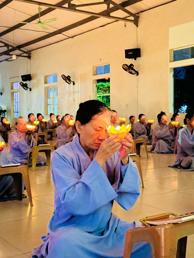 CHÙA ĐỐNG CAO - THANH HÓA: LỄ DÂNG HOA ĐĂNG VÀ THỈNH CHUÔNG U MINH HƯỚNG VỀ NGUỒN CỘI NHÂN NGÀY TIẾT THANH MINH 2026.
