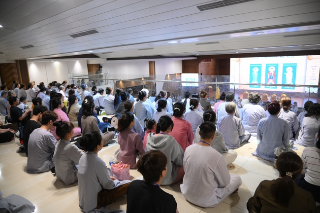 KHÓA TU NIỆM PHẬT MỘT NGÀY.