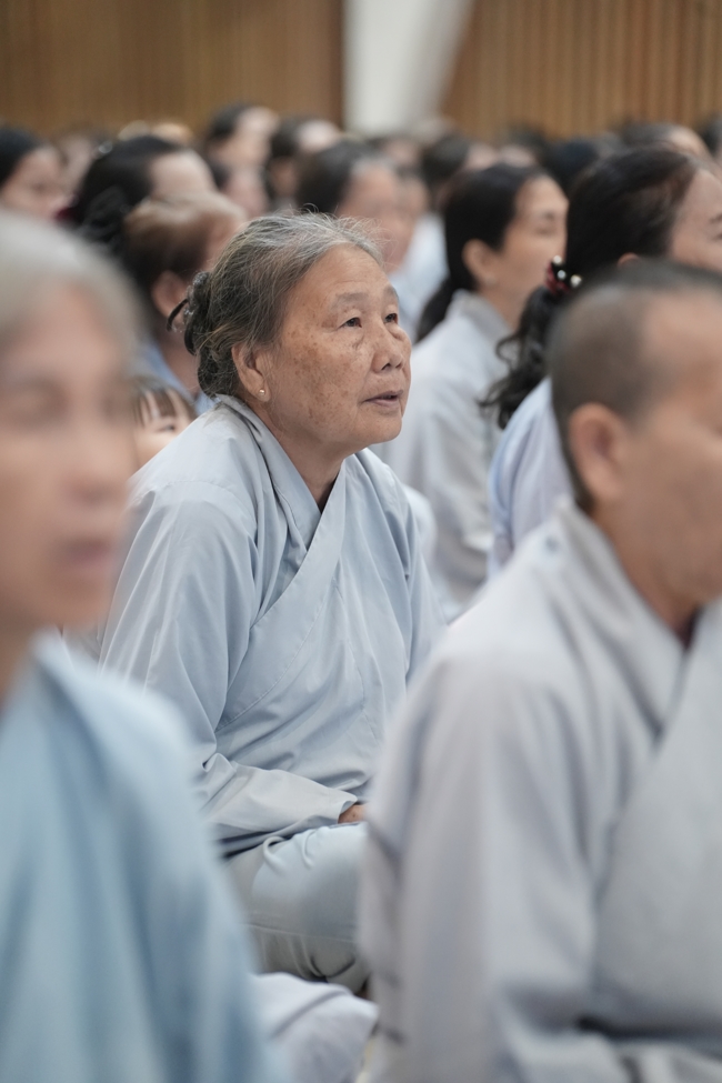 KHÓA TU NIỆM PHẬT MỘT NGÀY.