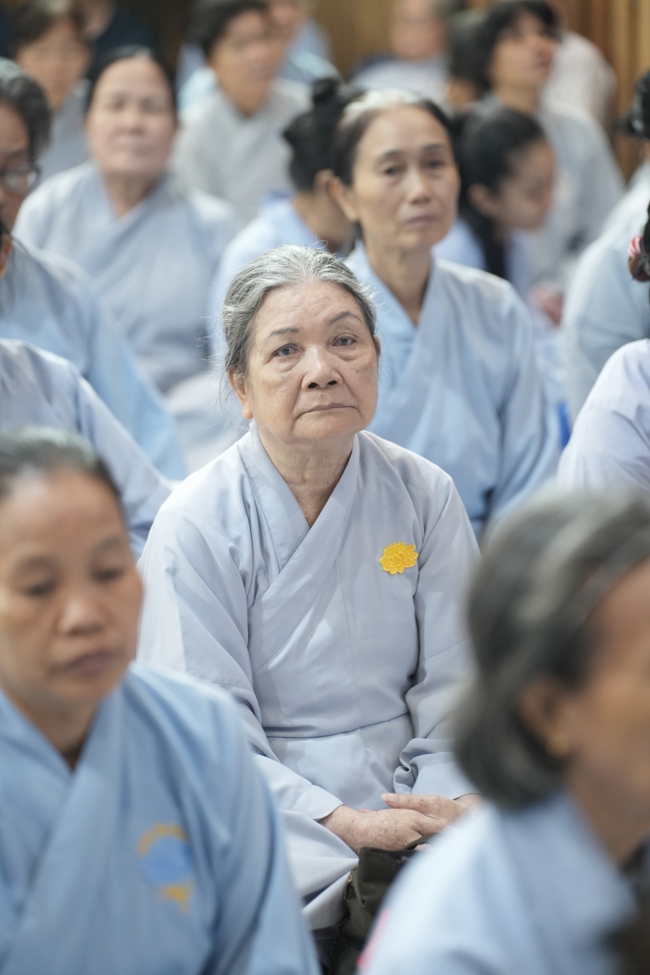 KHÓA TU NIỆM PHẬT MỘT NGÀY.