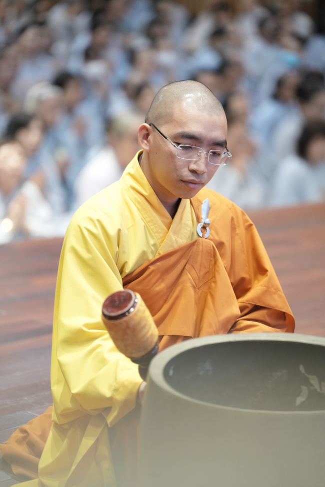 KHÓA TU NIỆM PHẬT MỘT NGÀY.