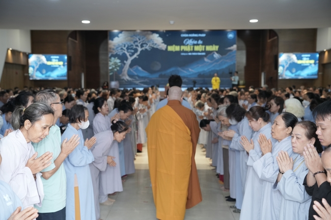 KHÓA TU NIỆM PHẬT MỘT NGÀY.