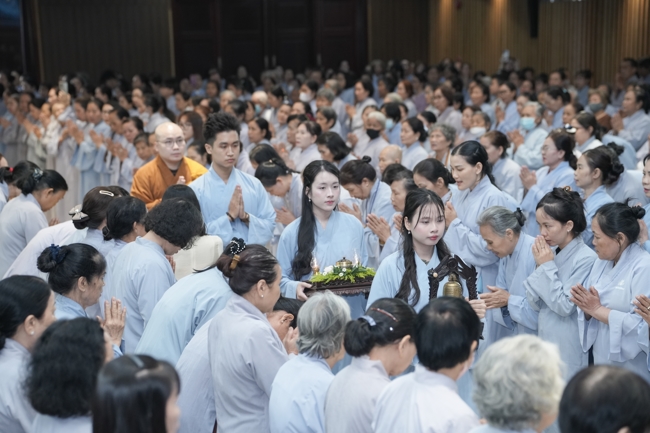 KHÓA TU NIỆM PHẬT MỘT NGÀY.