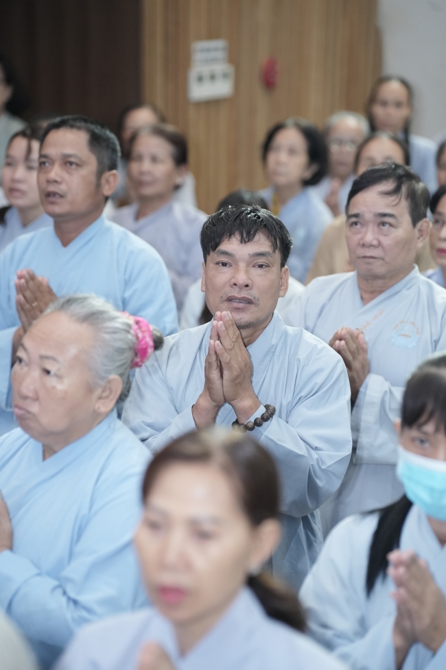 KHÓA TU NIỆM PHẬT MỘT NGÀY.