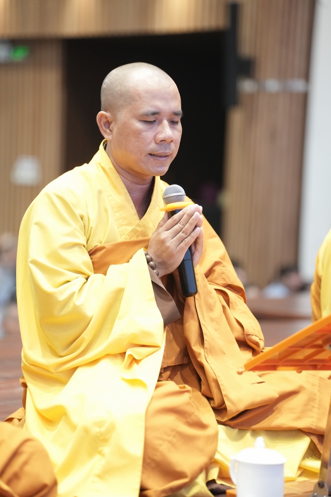 KHÓA TU NIỆM PHẬT MỘT NGÀY.