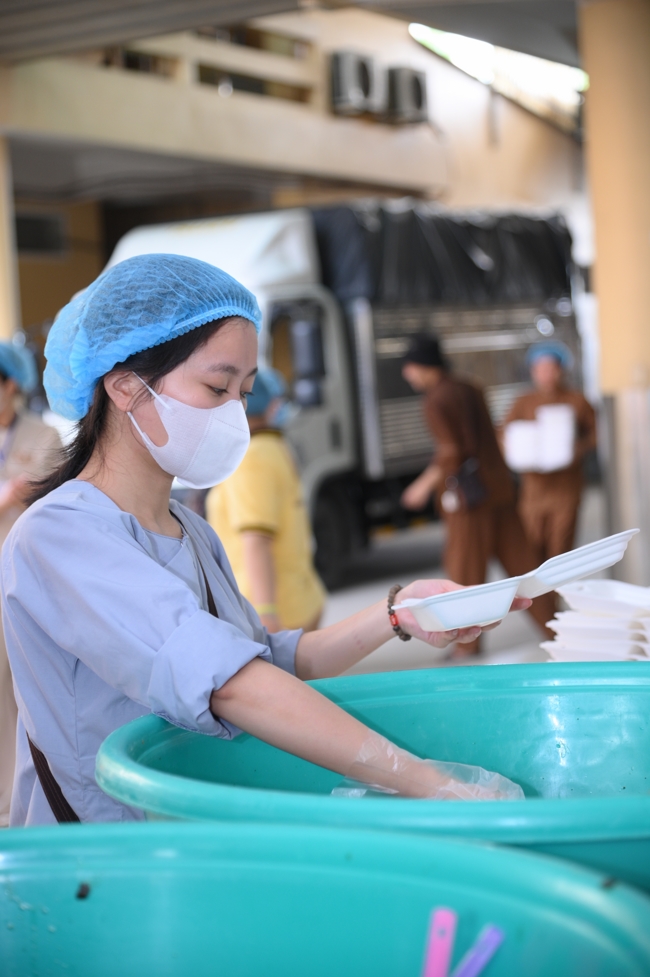 KHÓA TU NIỆM PHẬT MỘT NGÀY.