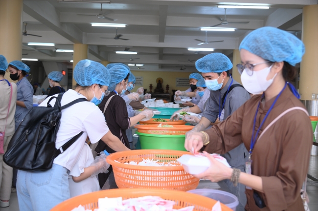 KHÓA TU NIỆM PHẬT MỘT NGÀY.