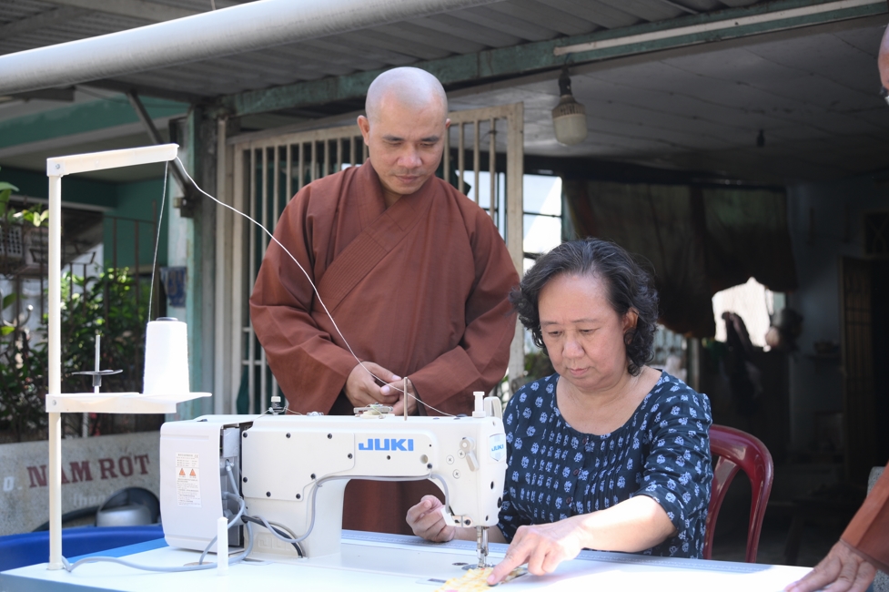 Chương trình từ thiện “Phương tiện nghĩa tình”.