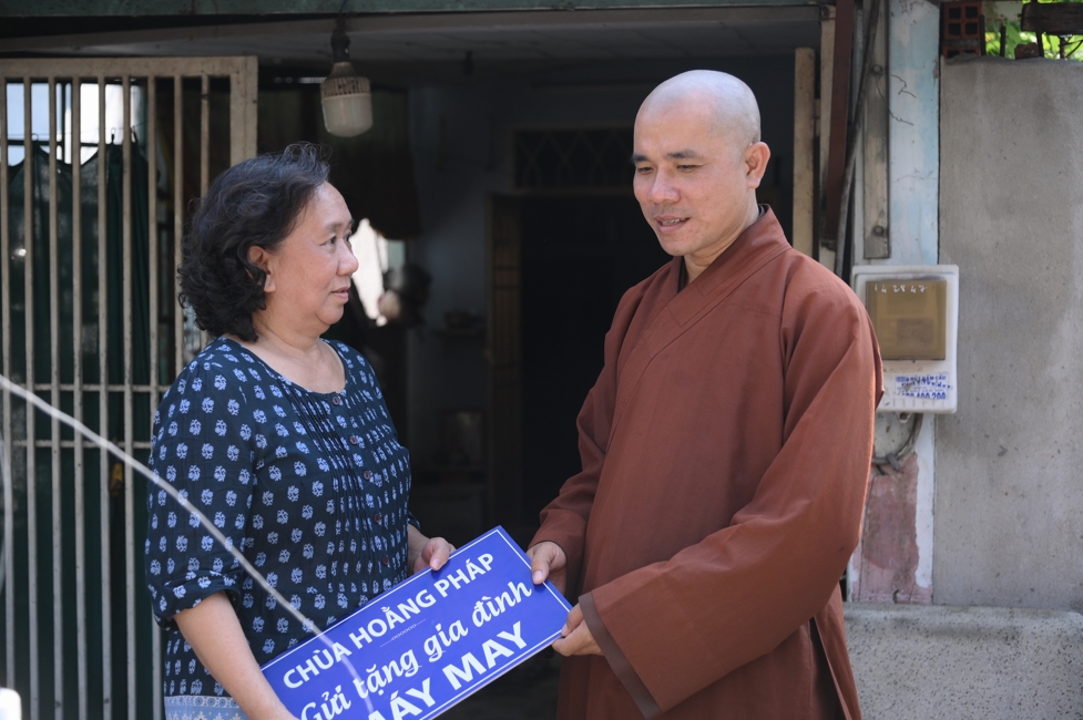 Chương trình từ thiện “Phương tiện nghĩa tình”.