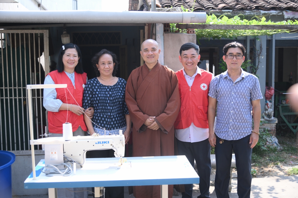 Chương trình từ thiện “Phương tiện nghĩa tình”.