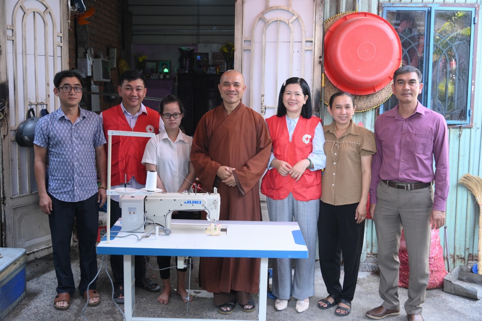 Chương trình từ thiện “Phương tiện nghĩa tình”.