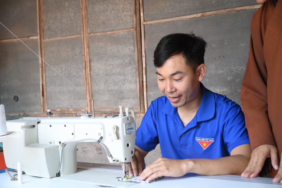 Chương trình từ thiện “Phương tiện nghĩa tình”.