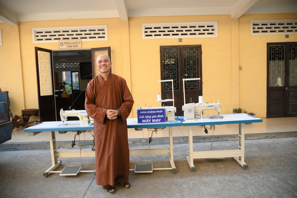 Chương trình từ thiện “Phương tiện nghĩa tình”.