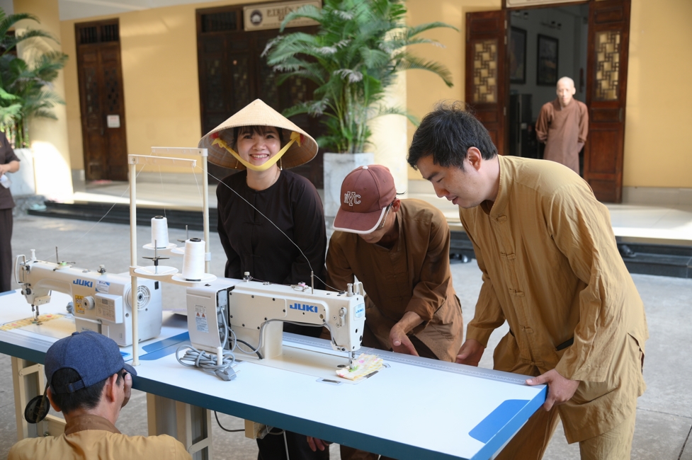 Chương trình từ thiện “Phương tiện nghĩa tình”.