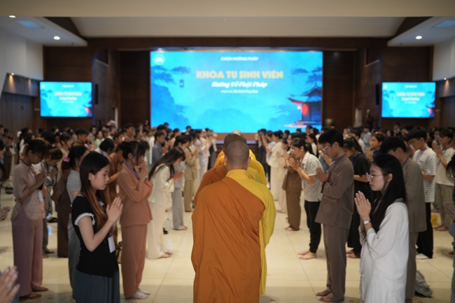 Khóa tu sinh viên “Hướng về Phật pháp”.