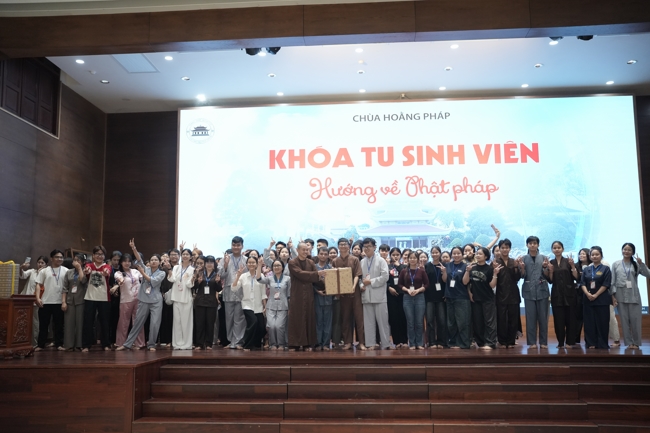 Khóa tu sinh viên “Hướng về Phật pháp”.