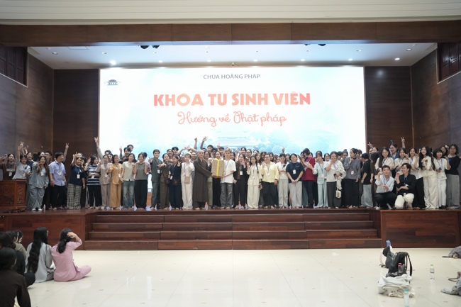 Khóa tu sinh viên “Hướng về Phật pháp”.