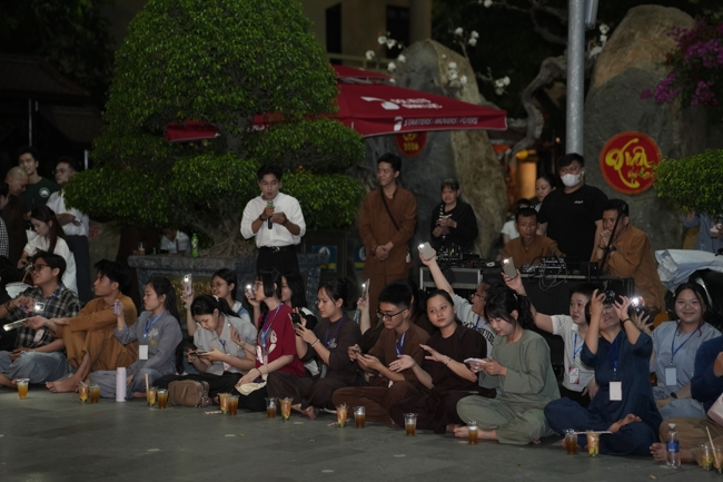 Khóa tu sinh viên “Hướng về Phật pháp”.