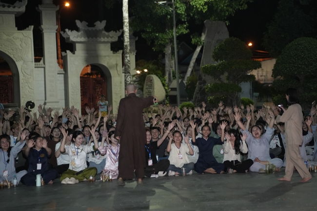 Khóa tu sinh viên “Hướng về Phật pháp”.