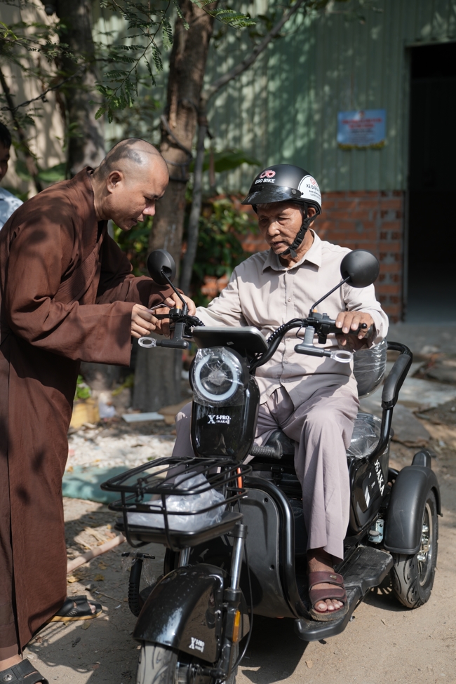 Chương trình từ thiện “Phương tiện nghĩa tình”.