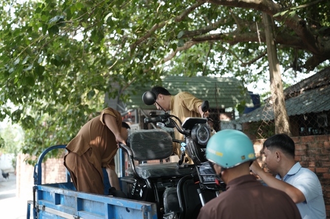 Chương trình từ thiện “Phương tiện nghĩa tình”.