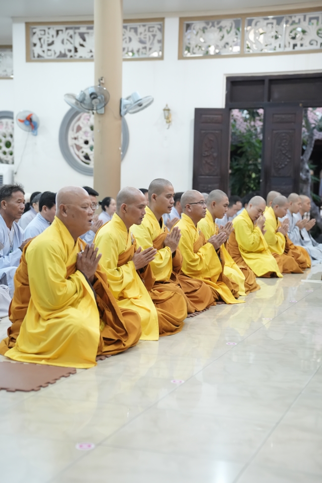 LẠY NGŨ BÁCH DANH - KỶ NIỆM NGÀY KHÁNH ĐẢN ĐỨC QUÁN THẾ ÂM BỒ-TÁT.