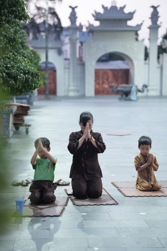 LẠY NGŨ BÁCH DANH - KỶ NIỆM NGÀY KHÁNH ĐẢN ĐỨC QUÁN THẾ ÂM BỒ-TÁT.