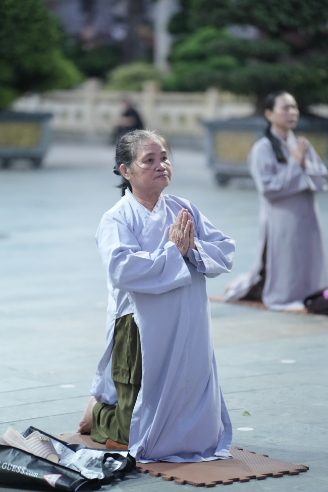 LẠY NGŨ BÁCH DANH - KỶ NIỆM NGÀY KHÁNH ĐẢN ĐỨC QUÁN THẾ ÂM BỒ-TÁT.