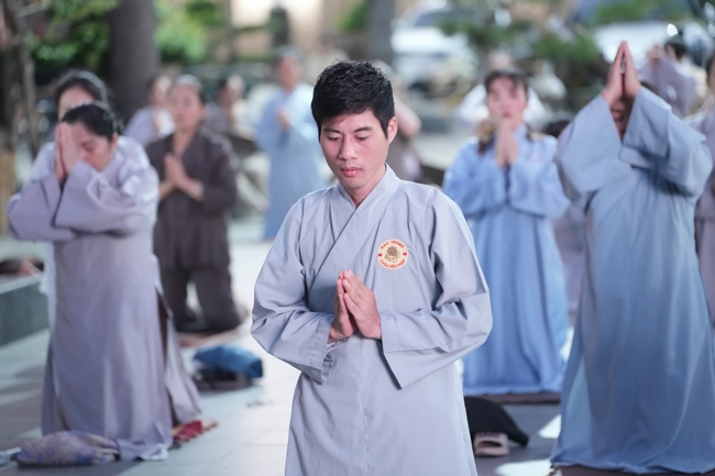 LẠY NGŨ BÁCH DANH - KỶ NIỆM NGÀY KHÁNH ĐẢN ĐỨC QUÁN THẾ ÂM BỒ-TÁT.