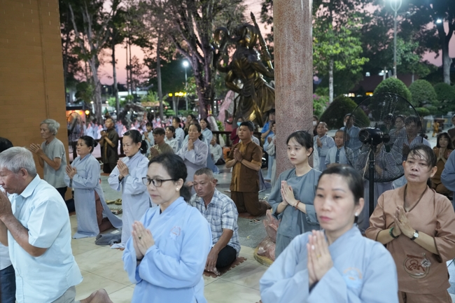LẠY NGŨ BÁCH DANH - KỶ NIỆM NGÀY KHÁNH ĐẢN ĐỨC QUÁN THẾ ÂM BỒ-TÁT.