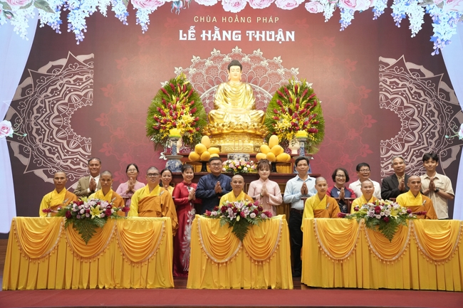 Wedding Ceremony at the pagoda