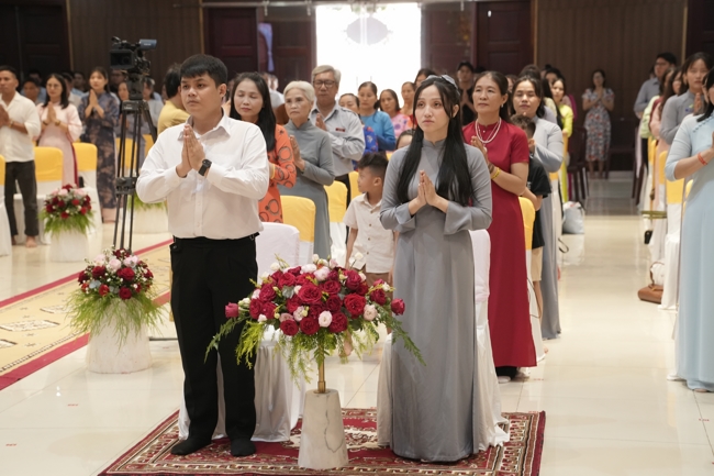 Wedding Ceremony at the pagoda