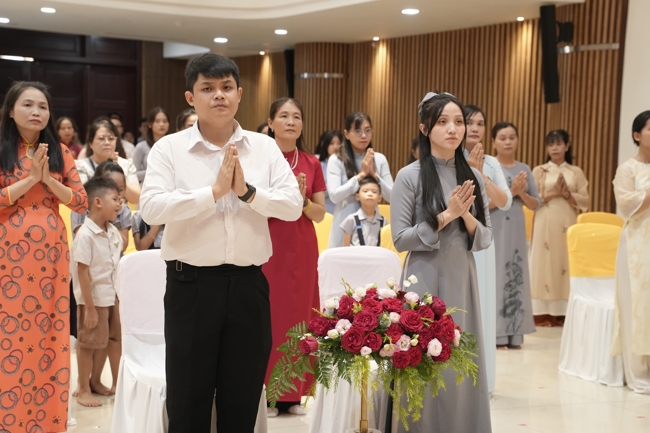 Wedding Ceremony at the pagoda