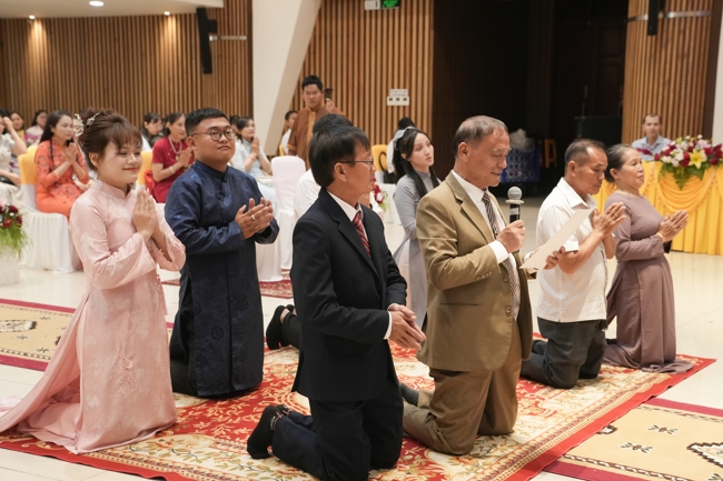Wedding Ceremony at the pagoda