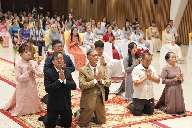 Wedding Ceremony at the pagoda