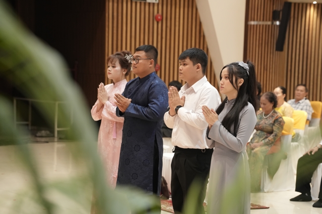 Wedding Ceremony at the pagoda