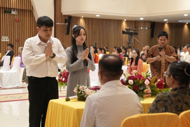 Wedding Ceremony at the pagoda