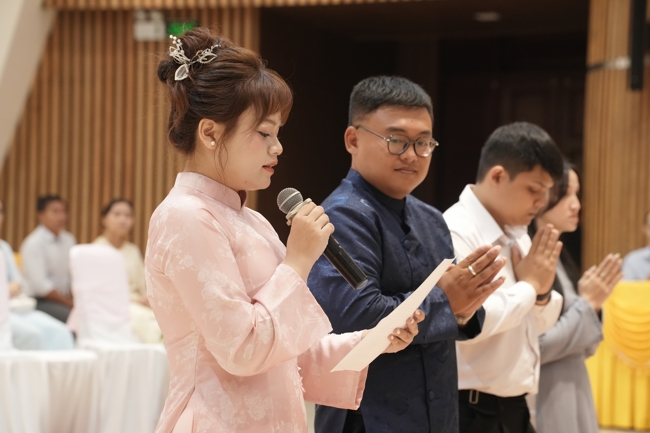 Wedding Ceremony at the pagoda