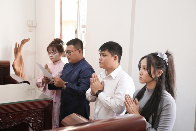 Wedding Ceremony at the pagoda