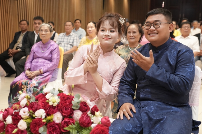 Wedding Ceremony at the pagoda