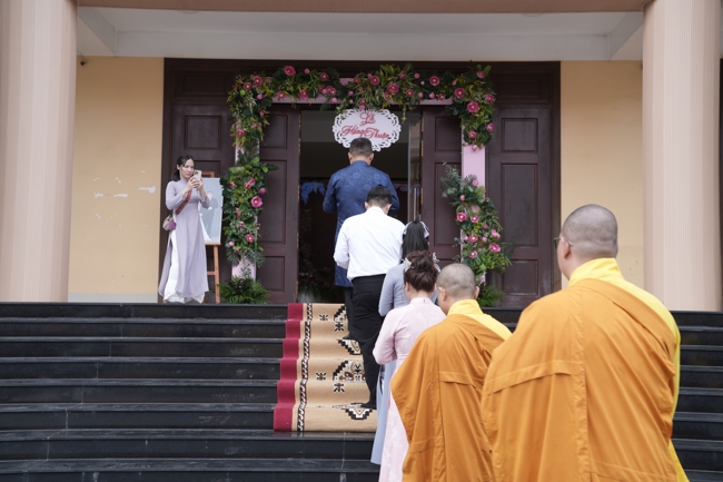 Wedding Ceremony at the pagoda