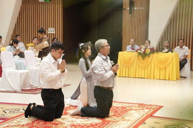 Wedding Ceremony at the pagoda