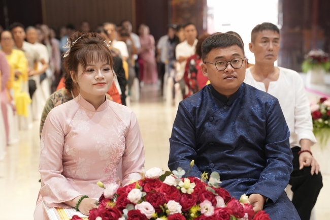 Wedding Ceremony at the pagoda