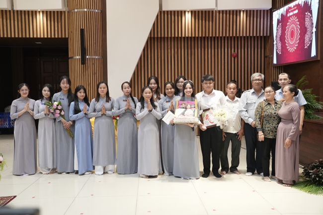 Wedding Ceremony at the pagoda