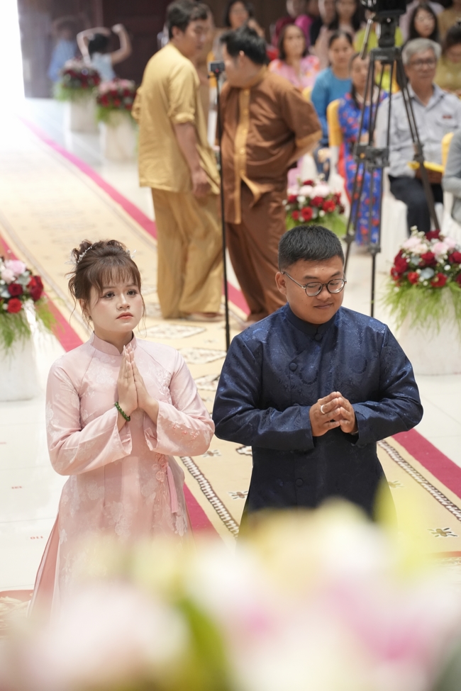 Wedding Ceremony at the pagoda