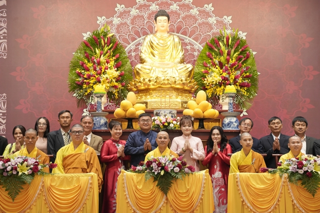 Wedding Ceremony at the pagoda