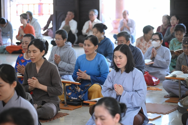 Freeing of creatures at Nhi Binh ferry (Hoc Mon)